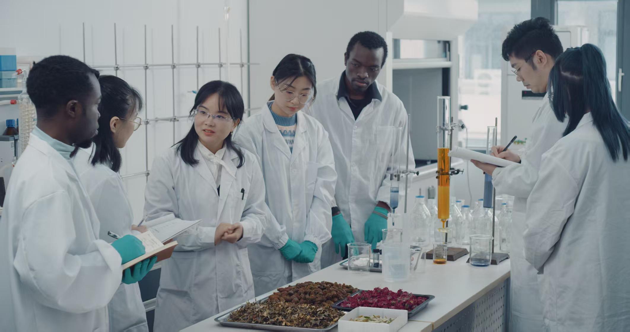 总”赋能下姜村栀子产品“出海”不朽情缘游戏网站址高校“科技副