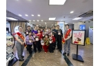 信爱心翼站开展母亲节公益服务mg不朽情缘